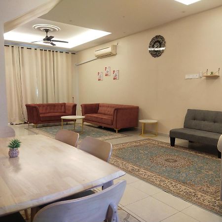 Axaida Homestay Parit Jawa Bakar Parit Eksteriør billede